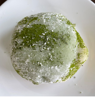 「ローソン Uchi Cafe’ × 森半 濃いお抹茶大福みたいなパンケーキ」のクチコミ画像 by パン太郎さん