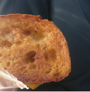 「ローソン マチノパン フランスパンのしみしみフレンチトースト 2個」のクチコミ画像 by レビュアーさん