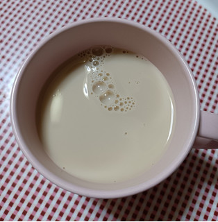 「大山乳業 白バラ紅茶オ・レ 500ml」のクチコミ画像 by hiro718163さん