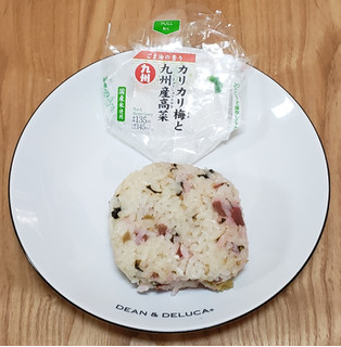 「ニューデイズ カリカリ梅と九州産高菜おにぎり」のクチコミ画像 by みにぃ321321さん