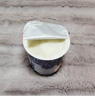 「雪印メグミルク バニラともものスイーツヨーグルト カップ100g」のクチコミ画像 by みにぃ321321さん