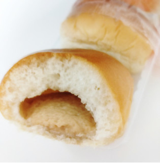 「ファミリーマート ファミマ・ベーカリー なめらかピーナッツクリームパン 5個入」のクチコミ画像 by もぐのこさん