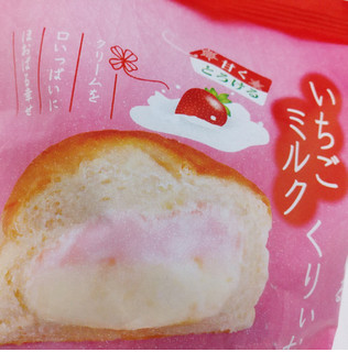 「神戸屋 しあわせ届ける いちごミルクくりぃむぱん 袋1個」のクチコミ画像 by もぐのこさん