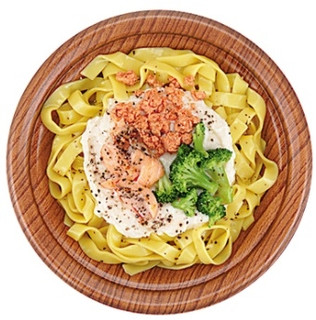 新発売のコンビニ麺 セブン チーズとベーコンのカルボナーラ ほか ガジェット通信 Getnews