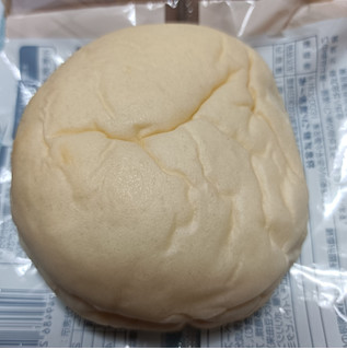 「Vマーク チーズクリームパン 袋1個」のクチコミ画像 by hiro718163さん