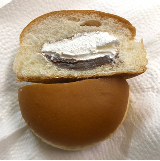 「ヤマザキ チョコクリーム＆ホイップパン 1個」のクチコミ画像 by SANAさん