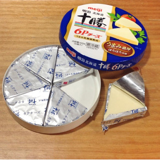 「明治 北海道十勝 6Pチーズ 箱100g」のクチコミ画像 by もみぃさん