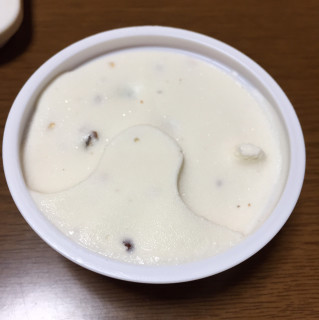「ローソン Uchi Cafe’ SWEETS カッサータ ドライフルーツとナッツとチーズのアイス」のクチコミ画像 by レビュアーさん