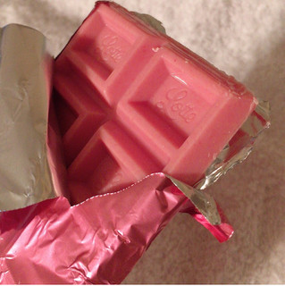 「ロッテ ガーナ ピンクチョコレート 箱47g」のクチコミ画像 by まえ子んさん