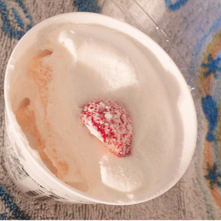 「ローソン とろけるクリームの苺ショート」のクチコミ画像 by まえ子んさん