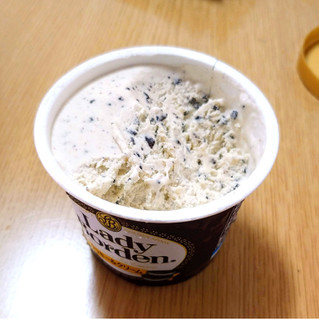 「レディーボーデン ミニカップ クッキー＆クリーム カップ120ml」のクチコミ画像 by とびこさん