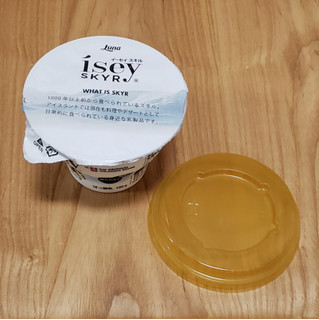 「日本ルナ Isey SKYR バニラ カップ120g」のクチコミ画像 by みにぃ321321さん