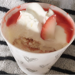 「ローソン CUPKE 夏苺のティラミス」のクチコミ画像 by まえ子んさん