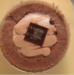 「ローソン Uchi Cafe’ SWEETS×GODIVA キャラメルショコラロールケーキ」のクチコミ画像 by まえ子んさん