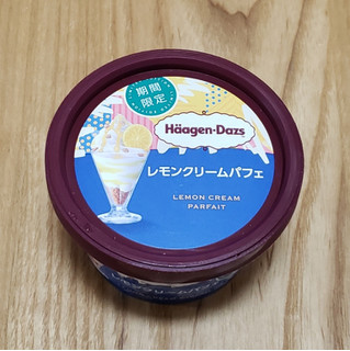 「ハーゲンダッツ ミニカップ レモンクリームパフェ カップ110ml」のクチコミ画像 by みにぃ321321さん
