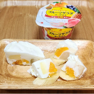 「HOKUNYU フルーツサラダヨーグルト 130g」のクチコミ画像 by みにぃ321321さん