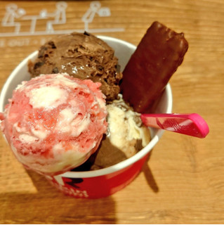 「サーティワンアイスクリーム シーズンフレーバー チョコレートムースロイヤル 1個」のクチコミ画像 by 果季口さん