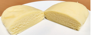 「もへじ 北海道産大豆の豆乳でつくった極豆乳蒸しパン 袋1個」のクチコミ画像 by はるなつひさん