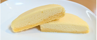 「ファミリーマート ファミマルBakery なめらかWチーズ蒸しケーキ」のクチコミ画像 by はるなつひさん