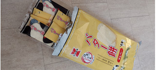 「岩塚製菓 バター餅せんべい 袋18枚」のクチコミ画像 by よしこーぬさん