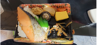 「ファミリーマート 銀鮭幕の内弁当」のクチコミ画像 by タケダさん