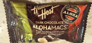 「Hawaiian Host ALOHA MACS Dark Chocolate」のクチコミ画像 by レビュアーさん