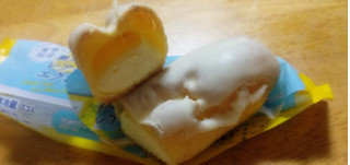 「モンテール 小さな洋菓子店 瀬戸内レモンのレアチーズエクレア」のクチコミ画像 by ももこ30さん