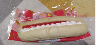 「ヤマザキ いちごロール いちごジャム＆ホイップ 袋1個」のクチコミ画像 by やっぺさん