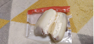 「セブン-イレブン 白バラ牛乳使用モーモークレープ」のクチコミ画像 by やっぺさん