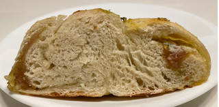 「maru bagel さくらあんホワイトチョコピスタチオ 1個」のクチコミ画像 by パン太郎さん