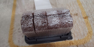 「タカキベーカリー チョコレートのケーキ パック4個」のクチコミ画像 by デイジさん