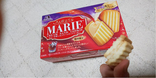 「森永製菓 マリーを使ったサンドクッキー 箱8個」のクチコミ画像 by taaさん