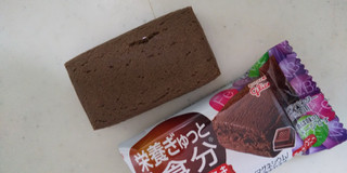 「江崎グリコ バランスオン miniケーキ チョコブラウニー 袋23g」のクチコミ画像 by レビュアーさん
