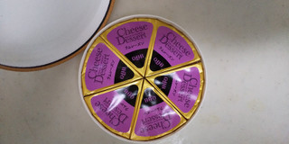「Q・B・B スウィーツ好きのためのチーズデザート ラムレーズン ケース90g」のクチコミ画像 by レビュアーさん