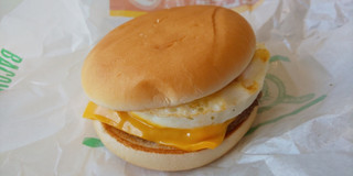 「マクドナルド エグチ エッグチーズバーガー」のクチコミ画像 by デイジさん