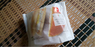 「セブン-イレブン パンケーキ レモン＆レアチーズ」のクチコミ画像 by taaさん