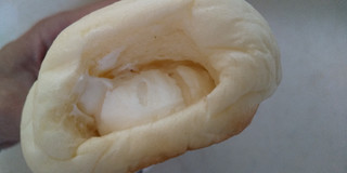 「ミニストップ MINISTOP CAFE ソフトクリームみたいなパン」のクチコミ画像 by レビュアーさん
