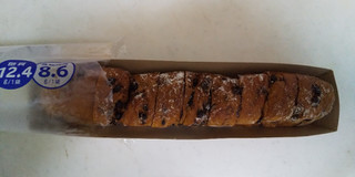 「ローソン NL もち麦の小さく切れてるフランスパン チョコチップ入」のクチコミ画像 by レビュアーさん