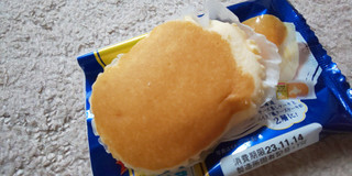 「ヤマザキ 北海道チーズ蒸しケーキ＆ベイクド風チーズケーキ 袋1個」のクチコミ画像 by taaさん