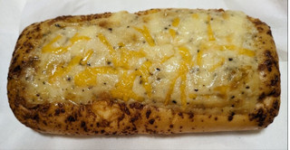 「ニューデイズ Panest 3種のペッパー＆チーズパン」のクチコミ画像 by もぐちゃかさん