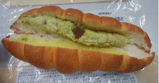 「ローソン ちぎれるフランスパン ピスタチオショコラ」のクチコミ画像 by ふじつぼだんきさん