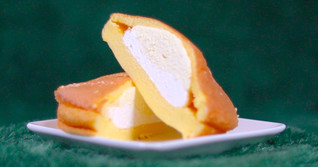 「ファミリーマート Wクリームサンド チーズクリーム＆ホイップ」のクチコミ画像 by うさたん ちゃんねるさん