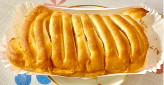 「ファミリーマート ファミマルBakery バターの旨み広がる塩バターパン」のクチコミ画像 by ぱぴぴさん
