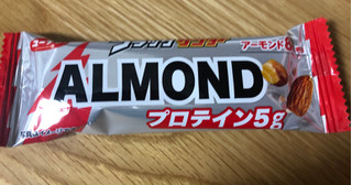 「有楽製菓 ブラックサンダー ALMOND 袋46g」のクチコミ画像 by 甘味かんみさん