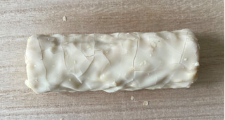 「ファミリーマート ファミマルKITCHEN 凍ったまま食べるパイコロネ」のクチコミ画像 by パン太郎さん
