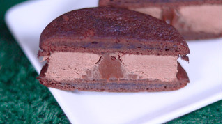 「森永製菓 チョコ好きのためのブラウニーサンドアイス」のクチコミ画像 by うさたん ちゃんねるさん