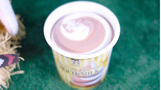 「セブンプレミアムゴールド 金のマーブルチョコアイス カップ125ml」のクチコミ画像 by うさたん ちゃんねるさん