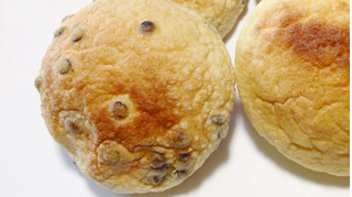 「ヤマザキ メロンパンとチョコチップメロンパン 袋4個」のクチコミ画像 by nya-koさん