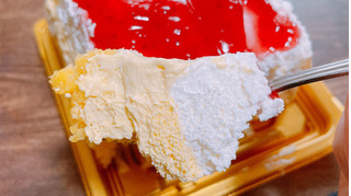 「オランジェ 6層のたっぷり苺ショートケーキ 袋1個」のクチコミ画像 by ぺりちゃんさん