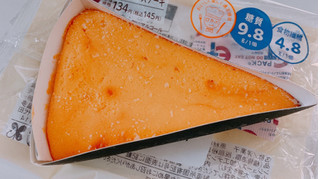 「ローソン NL なめらかベイクドチーズケーキ」のクチコミ画像 by ぺりちゃんさん